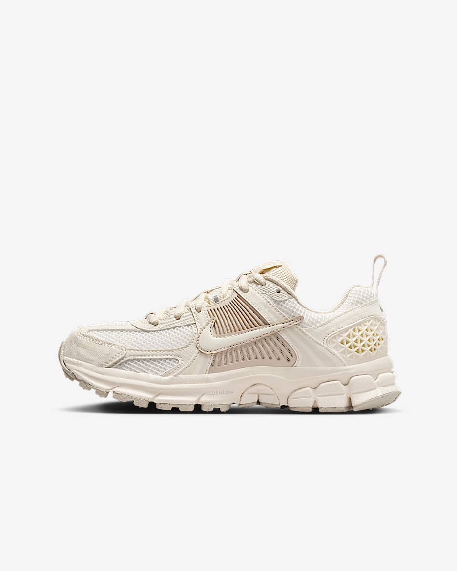 シューズ・サンダルその他 Nike Vomero 5 Junior Shoes HF6998-101 Nike Vomero 5 Big Kids' Shoes. Nike.com